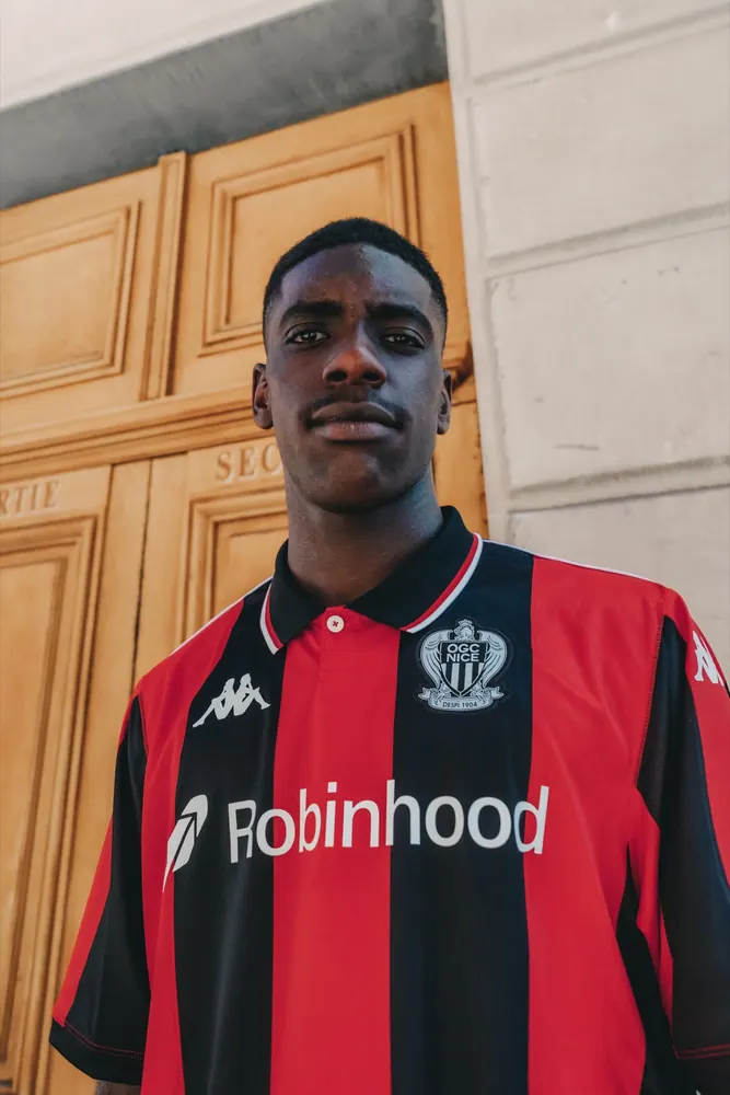 Signature de Junior Mandza à l'OGC Nice, photo 7