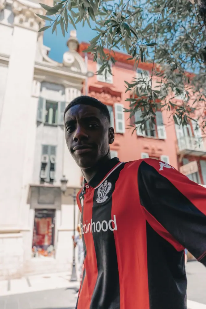 Signature de Junior Mandza à l'OGC Nice, photo 10