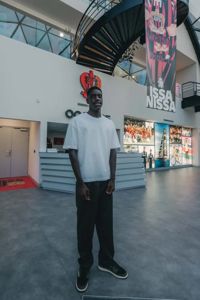 Signature de Junior Mandza à l'OGC Nice, photo 12